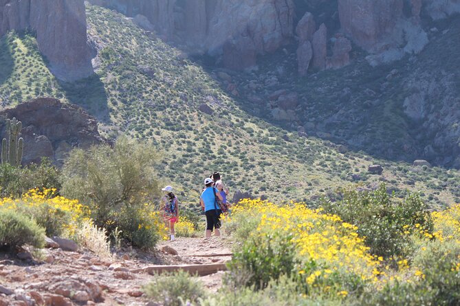 Apache Trail Private Half-Day Tour - Stop 3: Canyon Lake for Desert Water and Dolly the Steamboat
