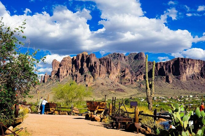 Apache Trail with Dolly Steamboat - Goldfield Ghost Town: Old West Fun, but Know What’s Included