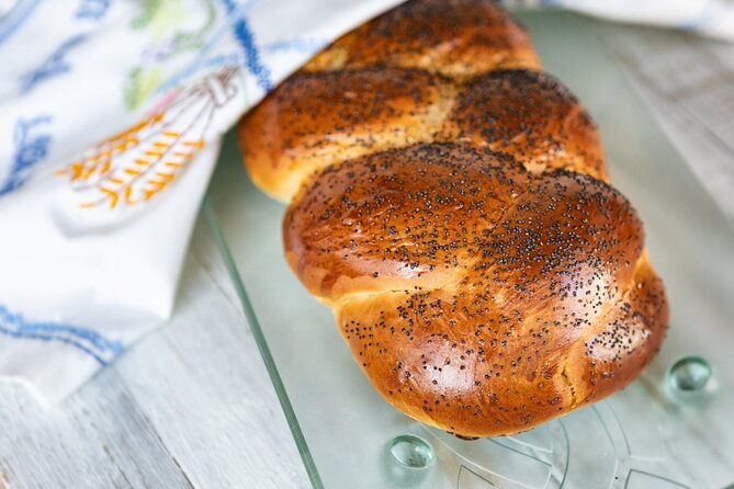 Artisan Bread Baking Class in Phoenix (Star & Braided Loaves) - Phoenix Bread Class in a Studio: What to Expect at 5:00 pm