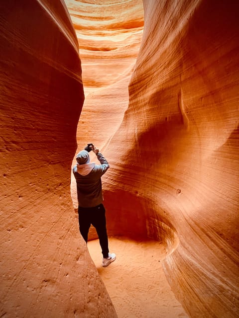 From Phoenix: Antelope Canyon & Horseshoe Bend Day Trip - Lower Antelope Canyon: Light, Echoes, and a Real Guide