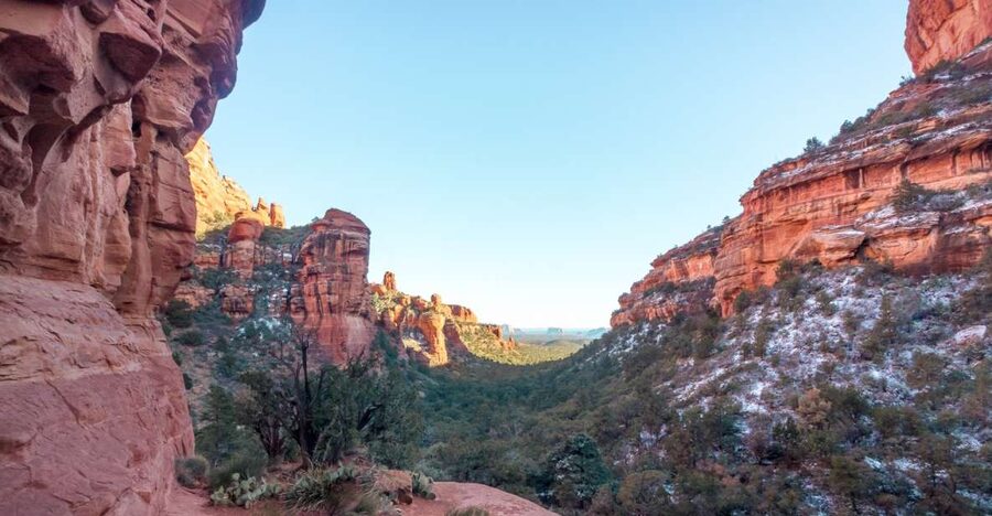 From Phoenix/Scottsdale: Sedona & Grand Canyon Day Tour - Chapel of the Holy Cross: 30 minutes that can feel like five photos in one