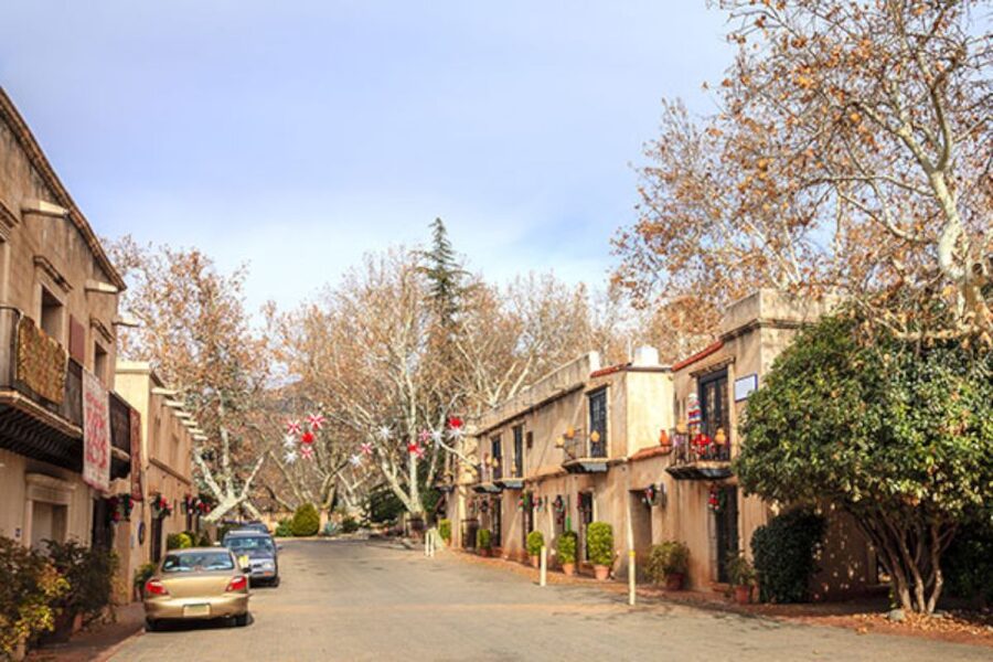 From Phoenix: Sedona, Jerome & Montezuma Castle Day Trip - Uptown Sedona Free Time: Shopping Versus Scenic Choices
