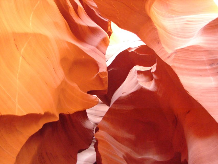 From Scottsdale: Antelope Canyon & Horseshoe Bend Day Tour - Lower Antelope Canyon: why the Navajo guide tour is the point