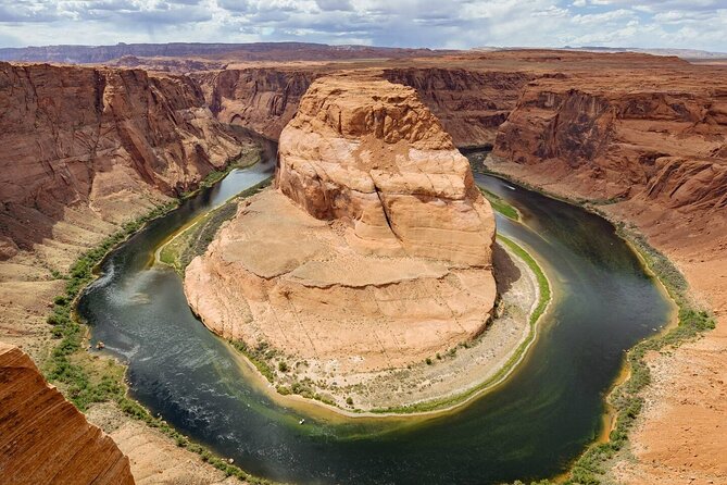 Horseshoe Bend and Antelope Canyon Day Tour from Phoenix - Cameron Trading Post: lunch and shopping with breathing room
