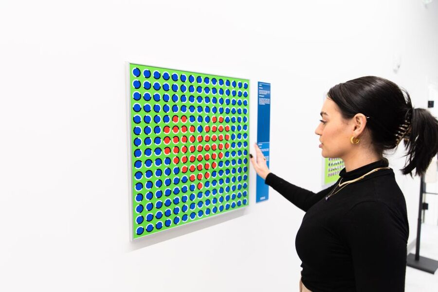 Scottsdale: Museum of Illusions Ticket at Arizona Boardwalk - Smart Shop add-on: turn the fun into a take-home puzzle