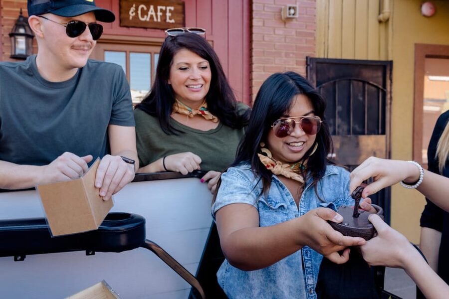 Scottsdale: Wild West Heist Puzzle Ride Adventure - Puzzle Master energy: how guides like Raleigh, Dennis, and Matt help