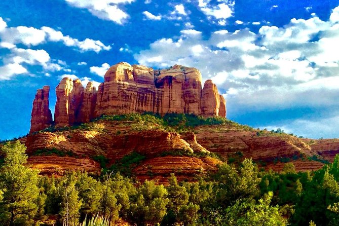 Sedona with Jerome and Montezuma Castle One-Day Van Tour - The Van Experience: Small-Group Comfort, Realistic Seating, and Audio Tips