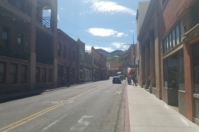 Tombstone and Bisbee Sightseeing Tour with Saguaro N.P. - Saguaro National Park: short stop, big cactus photos