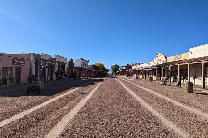 Tombstone Day Trip from Phoenix - Lunch in Tombstone: plan for it because it’s not included